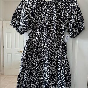 Old Navy Black and White Floral Dress